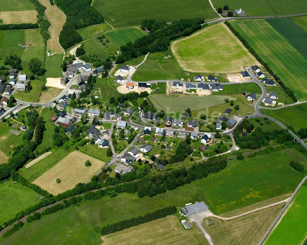 Nannhausen von oben - Dorfkern am Feldrand in Nannhausen im Bundesland Rheinland-Pfalz, Deutschland