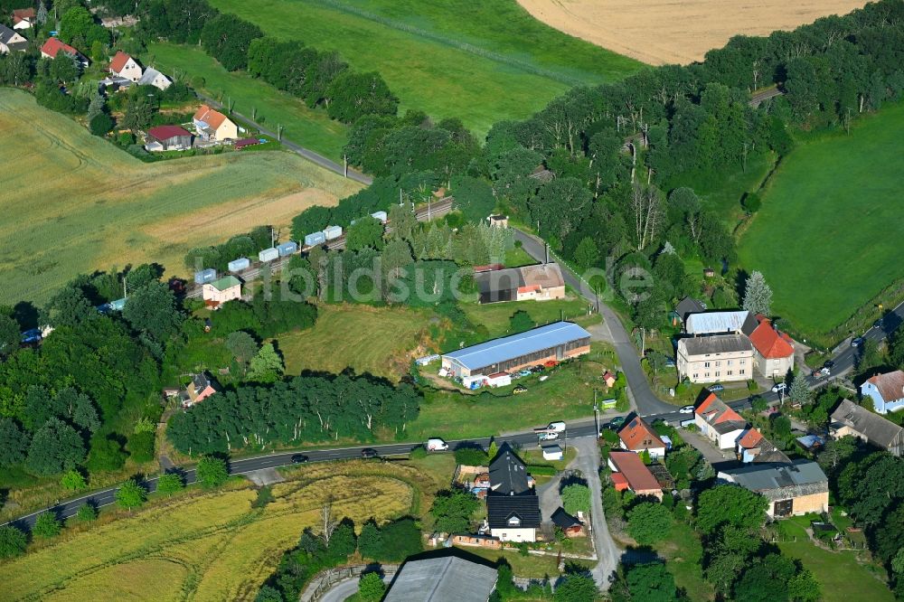 Luftaufnahme Neuböhla - Dorfkern am Feldrand in Neuböhla im Bundesland Sachsen, Deutschland