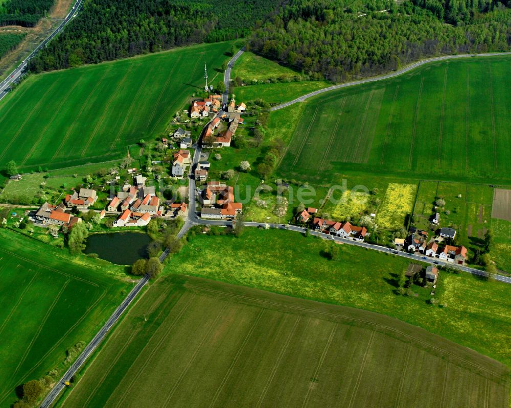 Luftbild Neuensorga - Dorfkern am Feldrand in Neuensorga im Bundesland Thüringen, Deutschland