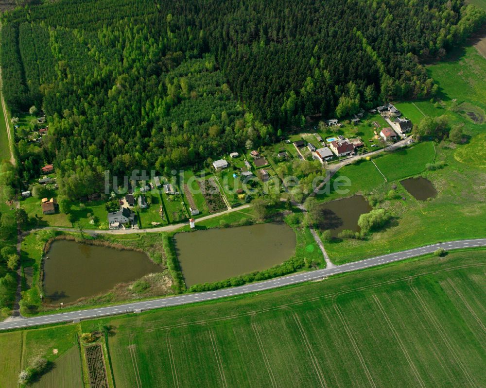 Luftaufnahme Neuensorga - Dorfkern am Feldrand in Neuensorga im Bundesland Thüringen, Deutschland