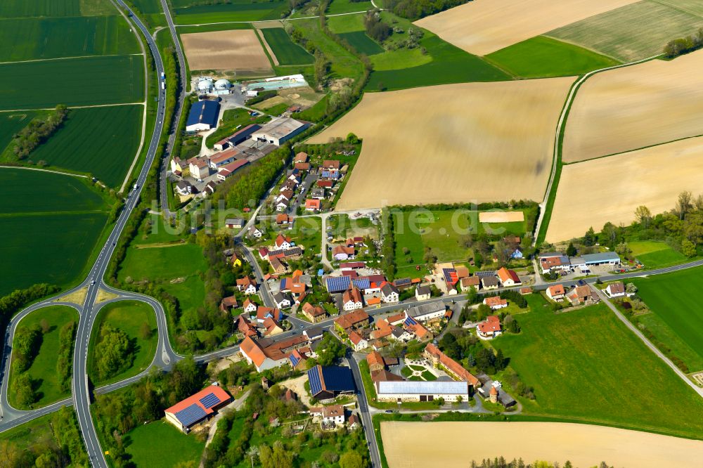 Luftaufnahme Neuses a.Sand - Dorfkern am Feldrand in Neuses a.Sand im Bundesland Bayern, Deutschland