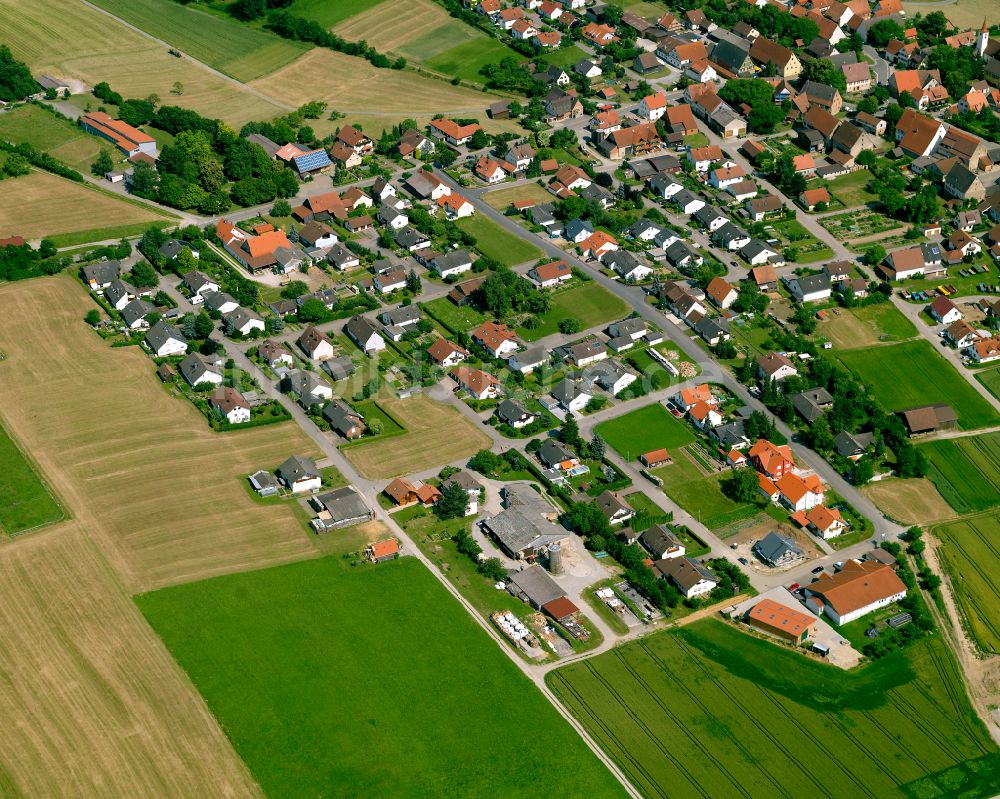 Luftaufnahme Neustetten - Dorfkern am Feldrand in Neustetten im Bundesland Baden-Württemberg, Deutschland