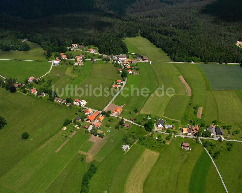 Luftaufnahme Neuweiler - Dorfkern am Feldrand in Neuweiler im Bundesland Baden-Württemberg, Deutschland