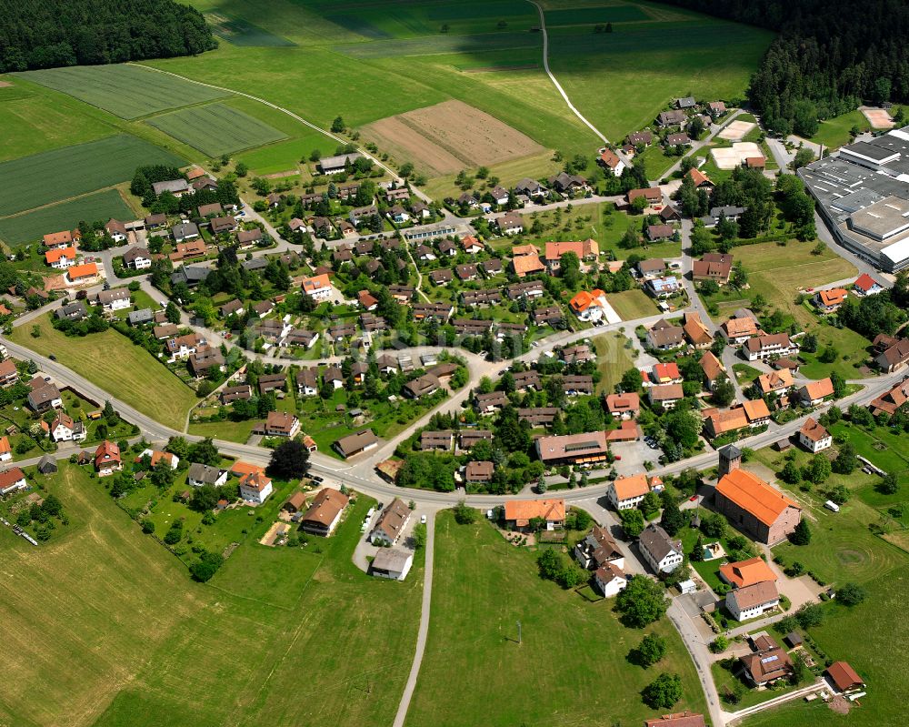 Luftbild Neuweiler - Dorfkern am Feldrand in Neuweiler im Bundesland Baden-Württemberg, Deutschland