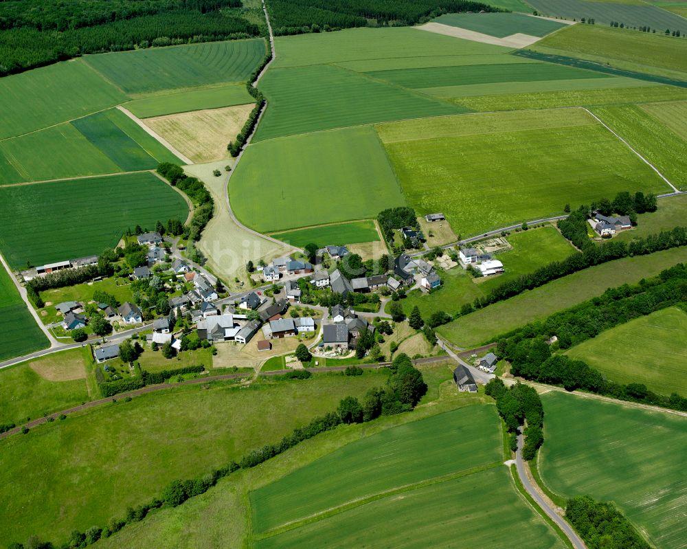 Luftbild Nickweiler - Dorfkern am Feldrand in Nickweiler im Bundesland Rheinland-Pfalz, Deutschland