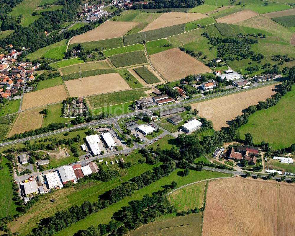 Luftbild Nieder-Kainsbach - Dorfkern am Feldrand in Nieder-Kainsbach im Bundesland Hessen, Deutschland