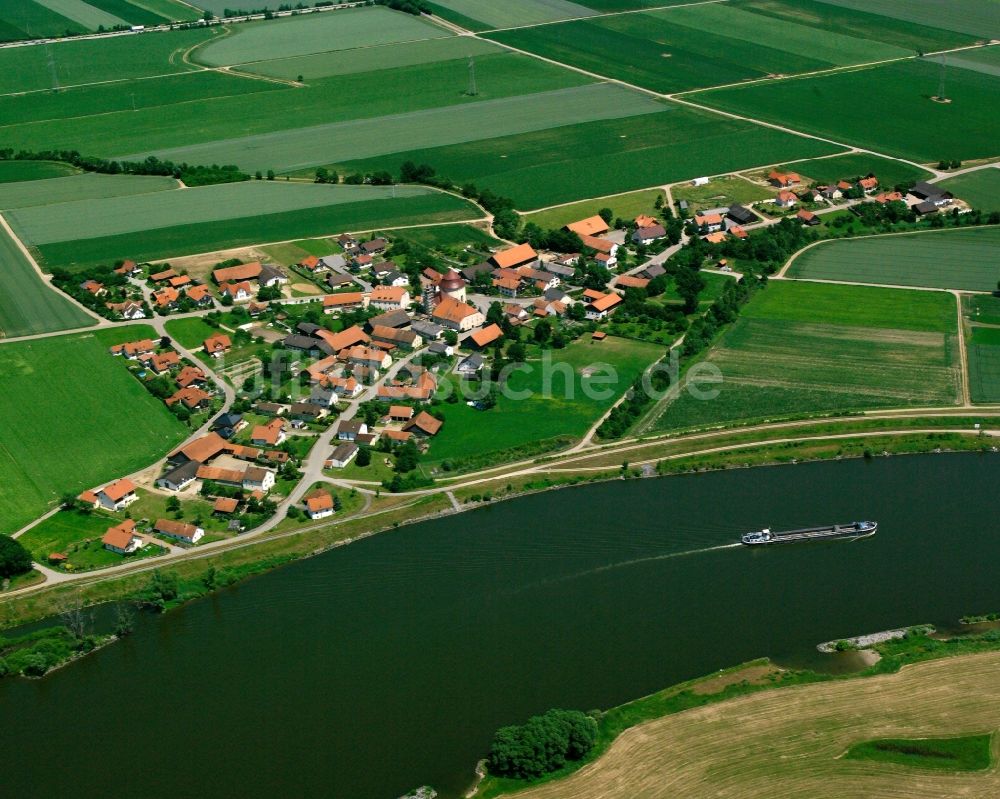 Luftaufnahme Niederachdorf - Dorfkern am Feldrand in Niederachdorf im Bundesland Bayern, Deutschland