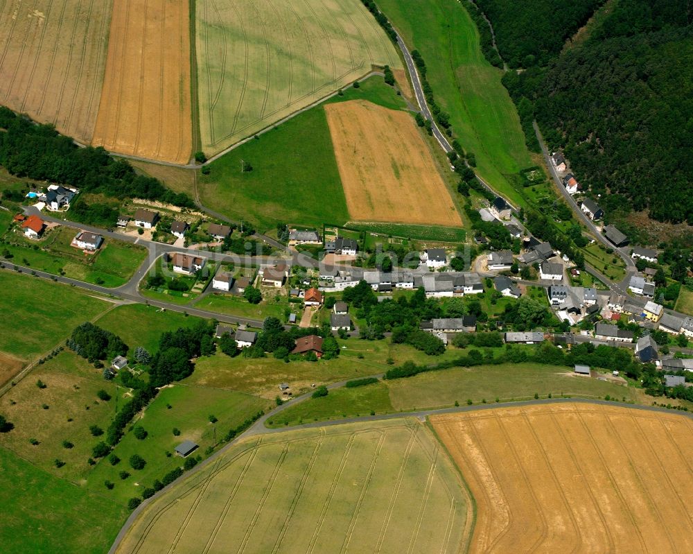 Luftaufnahme Niederhosenbach - Dorfkern am Feldrand in Niederhosenbach im Bundesland Rheinland-Pfalz, Deutschland