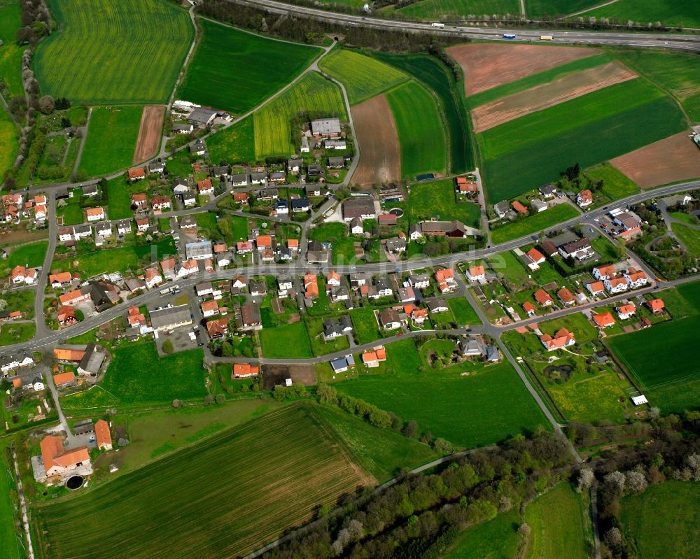 Luftaufnahme Niederjossa - Dorfkern am Feldrand in Niederjossa im Bundesland Hessen, Deutschland