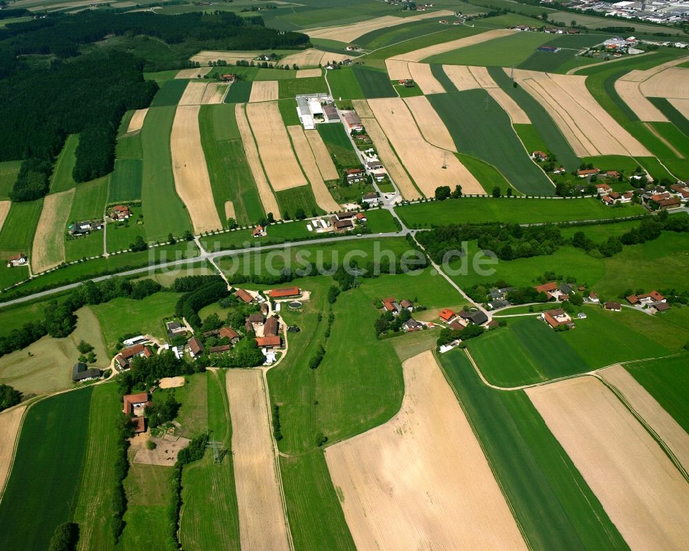 Luftbild Niederndorf - Dorfkern am Feldrand in Niederndorf im Bundesland Bayern, Deutschland