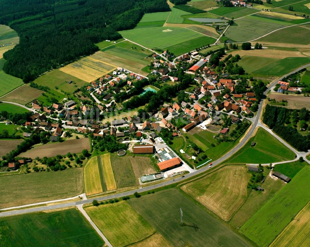 Luftaufnahme Niederoberbach - Dorfkern am Feldrand in Niederoberbach im Bundesland Bayern, Deutschland