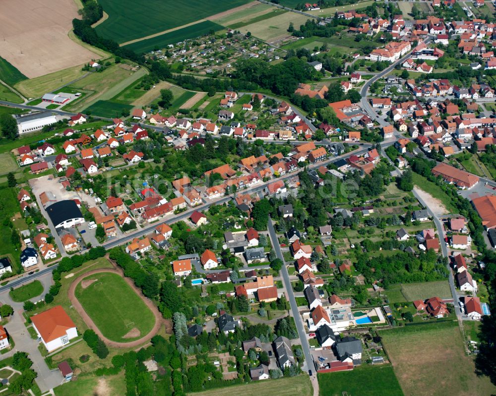 Niederorschel aus der Vogelperspektive: Dorfkern am Feldrand in Niederorschel im Bundesland Thüringen, Deutschland