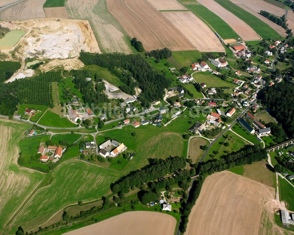 Luftaufnahme Niedersteinbach - Dorfkern am Feldrand in Niedersteinbach im Bundesland Sachsen, Deutschland