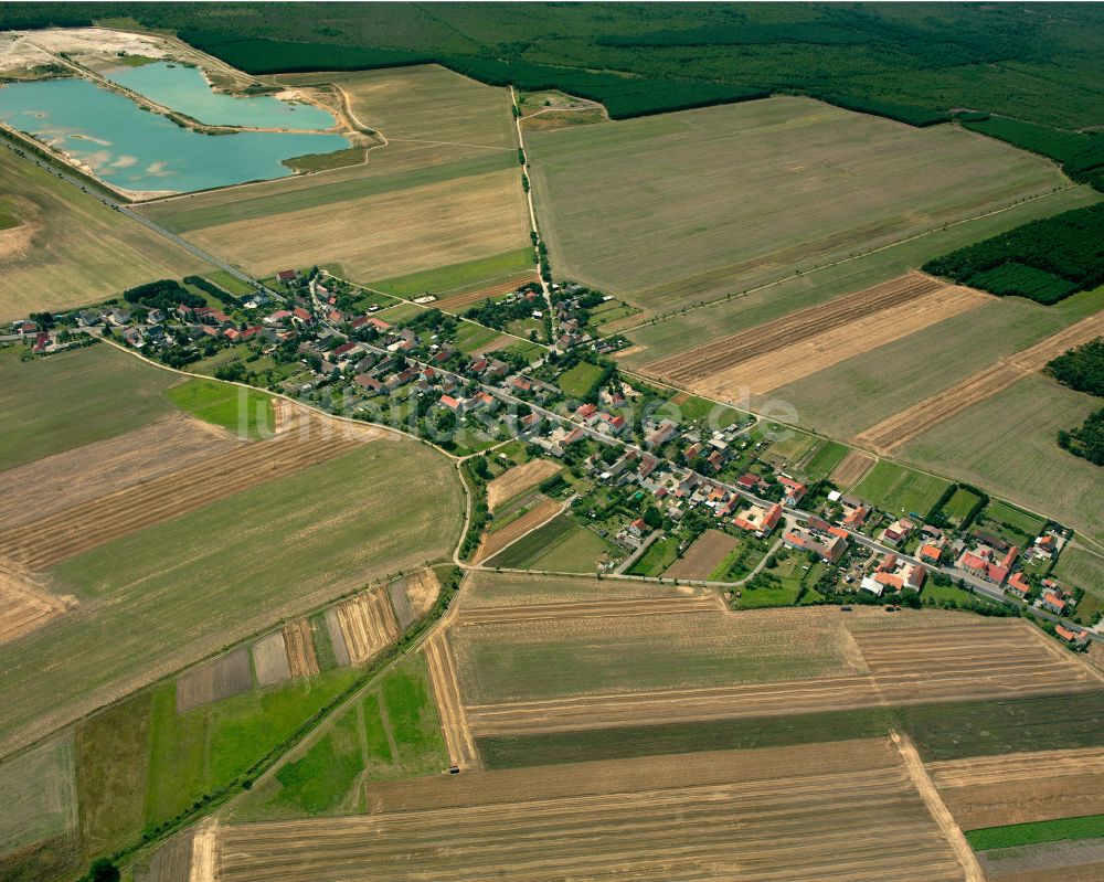 Nieska von oben - Dorfkern am Feldrand in Nieska im Bundesland Sachsen, Deutschland