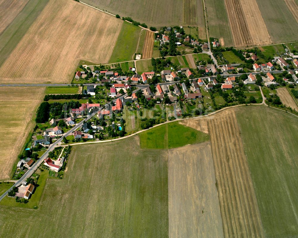 Luftbild Nieska - Dorfkern am Feldrand in Nieska im Bundesland Sachsen, Deutschland