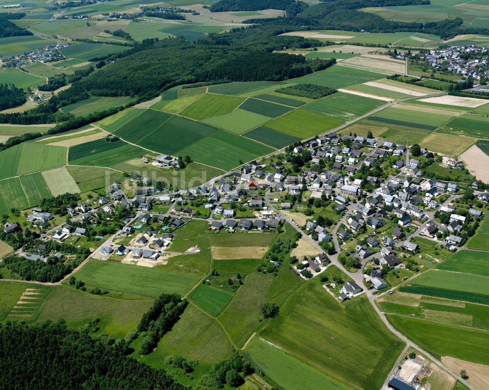 Norath aus der Vogelperspektive: Dorfkern am Feldrand in Norath im Bundesland Rheinland-Pfalz, Deutschland