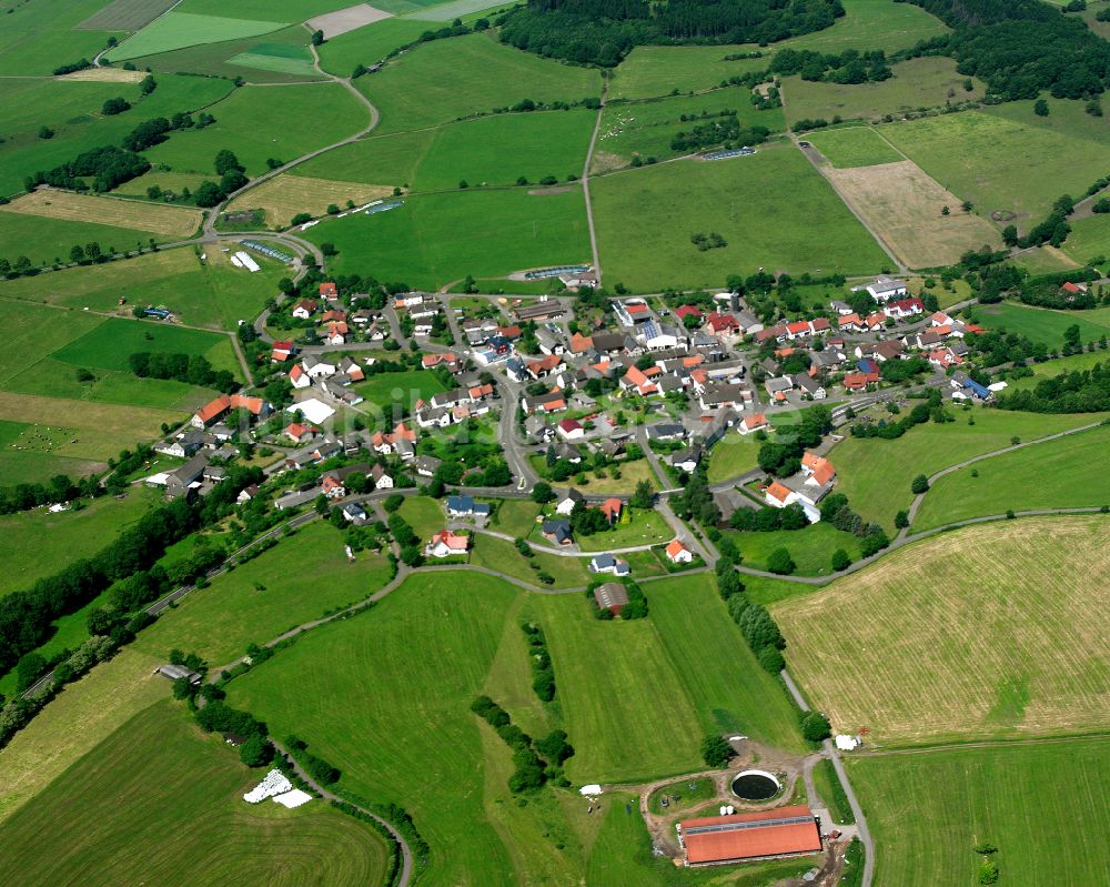 Luftbild Ober-Seibertenrod - Dorfkern am Feldrand in Ober-Seibertenrod im Bundesland Hessen, Deutschland