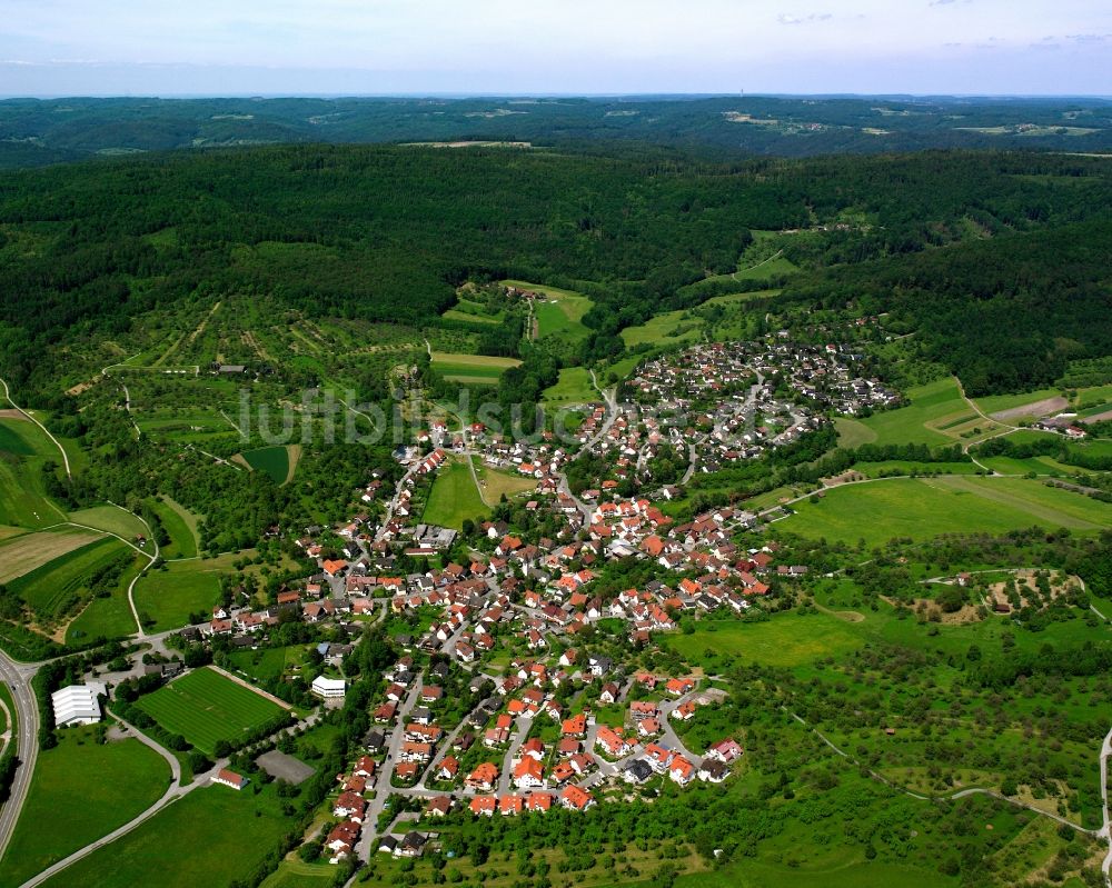 Oberbrüden von oben - Dorfkern am Feldrand in Oberbrüden im Bundesland Baden-Württemberg, Deutschland