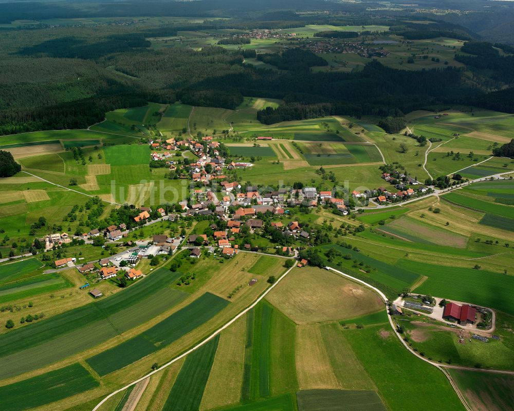 Luftaufnahme Oberhaugstett - Dorfkern am Feldrand in Oberhaugstett im Bundesland Baden-Württemberg, Deutschland