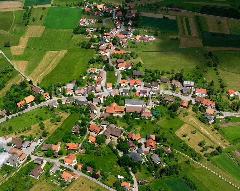 Luftaufnahme Oberhaugstett - Dorfkern am Feldrand in Oberhaugstett im Bundesland Baden-Württemberg, Deutschland