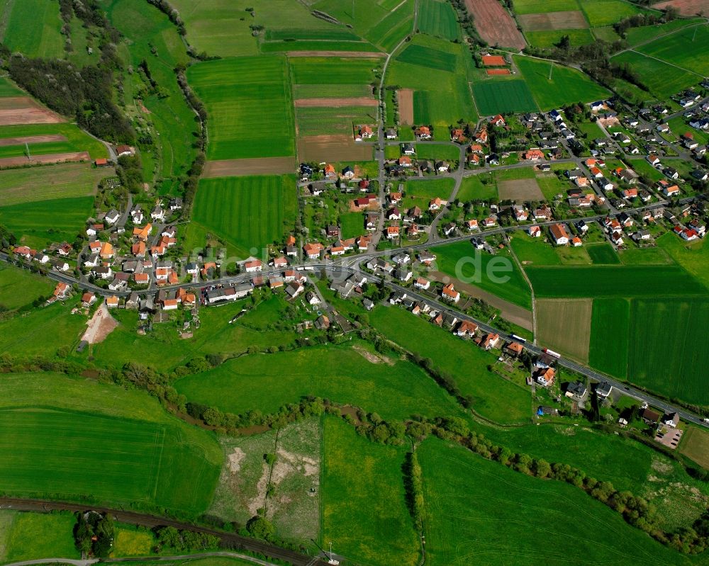 Luftaufnahme Oberhaun - Dorfkern am Feldrand in Oberhaun im Bundesland Hessen, Deutschland