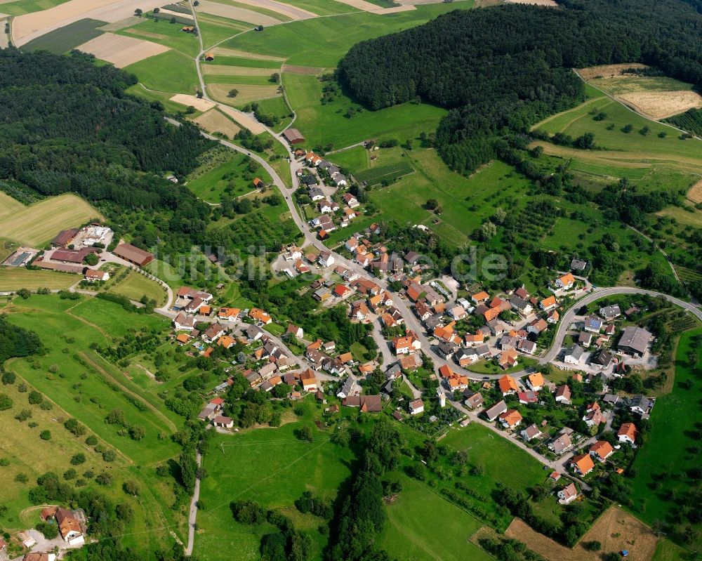 Luftbild Oberheimbach - Dorfkern am Feldrand in Oberheimbach im Bundesland Baden-Württemberg, Deutschland