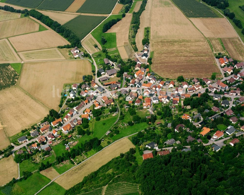 Luftaufnahme Oberheinriet - Dorfkern am Feldrand in Oberheinriet im Bundesland Baden-Württemberg, Deutschland