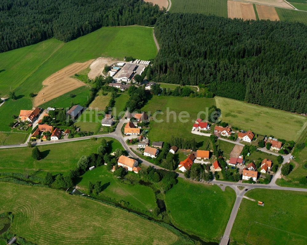 Luftaufnahme Oberkemmathen - Dorfkern am Feldrand in Oberkemmathen im Bundesland Bayern, Deutschland