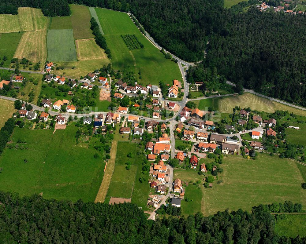 Luftaufnahme Oberlengenhardt - Dorfkern am Feldrand in Oberlengenhardt im Bundesland Baden-Württemberg, Deutschland