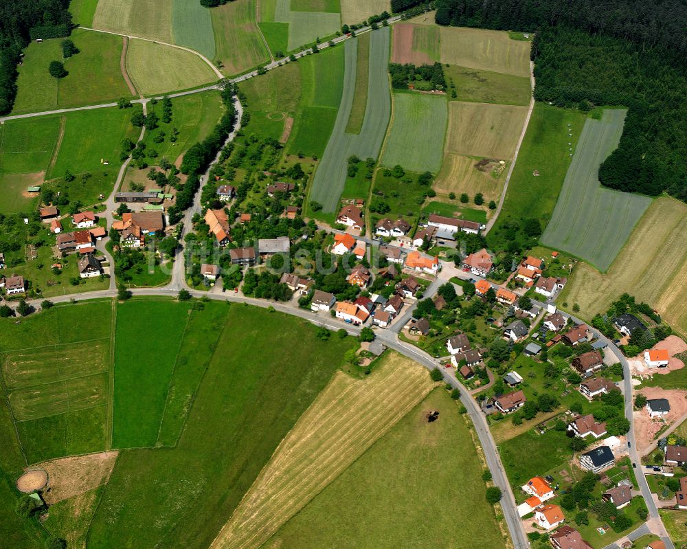 Oberlengenhardt aus der Vogelperspektive: Dorfkern am Feldrand in Oberlengenhardt im Bundesland Baden-Württemberg, Deutschland