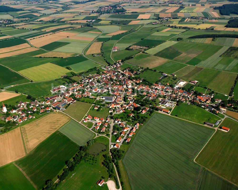 Obermögersheim von oben - Dorfkern am Feldrand in Obermögersheim im Bundesland Bayern, Deutschland