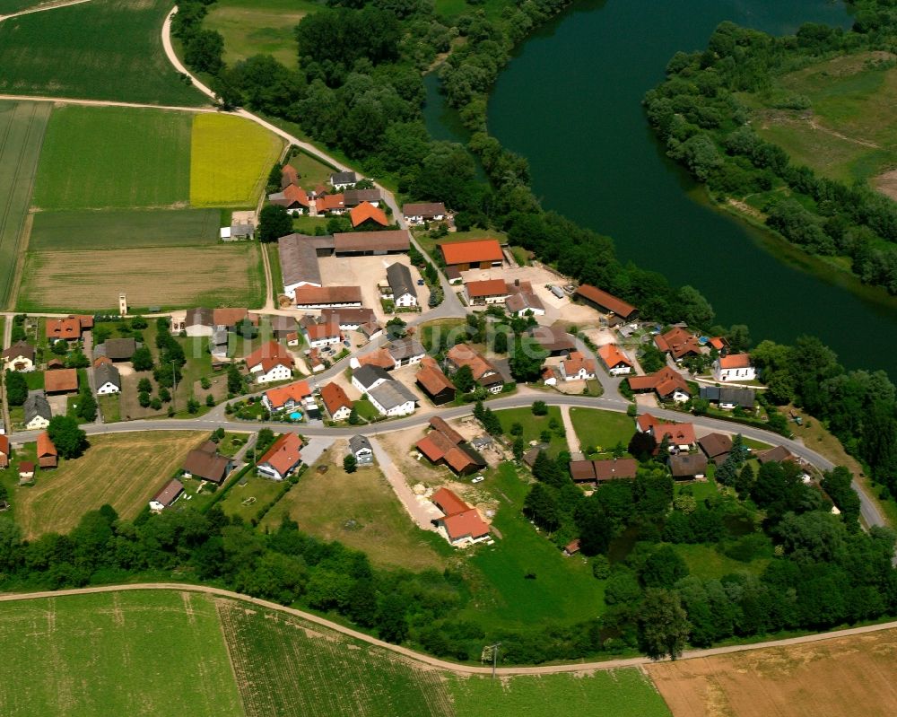 Obermotzing von oben - Dorfkern am Feldrand in Obermotzing im Bundesland Bayern, Deutschland