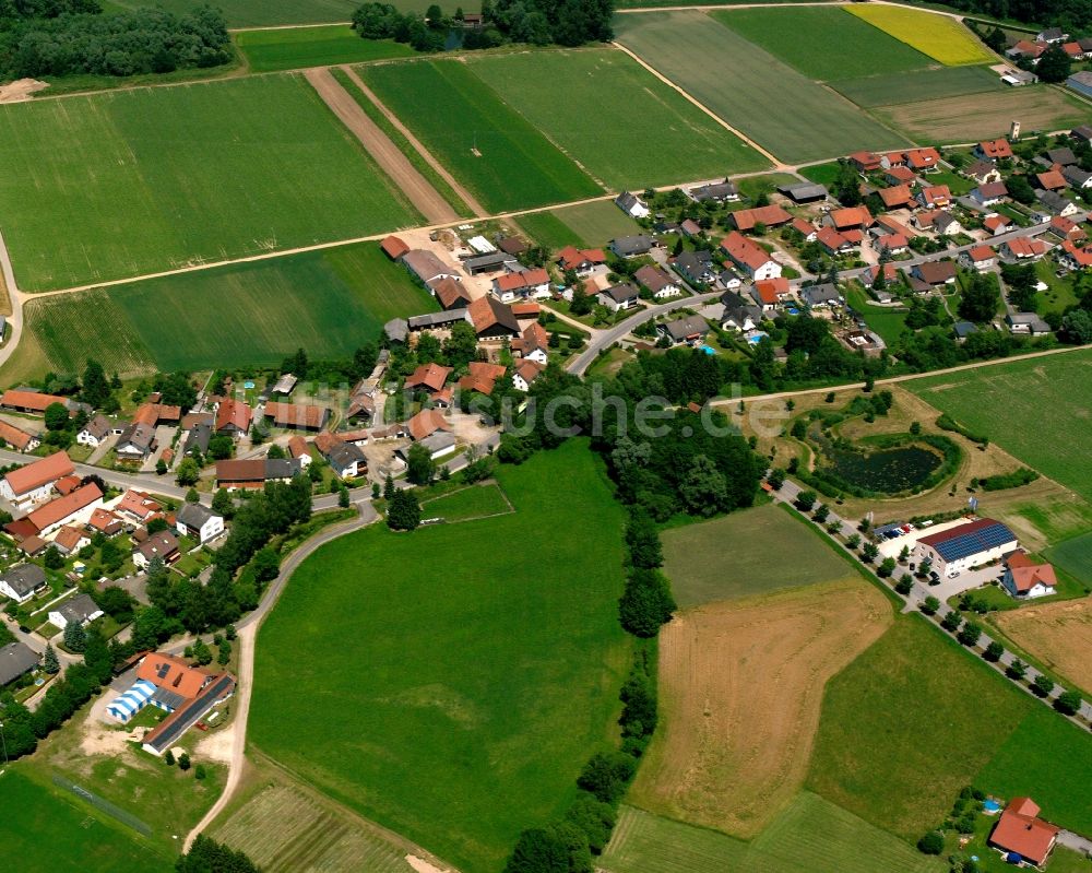 Luftbild Obermotzing - Dorfkern am Feldrand in Obermotzing im Bundesland Bayern, Deutschland