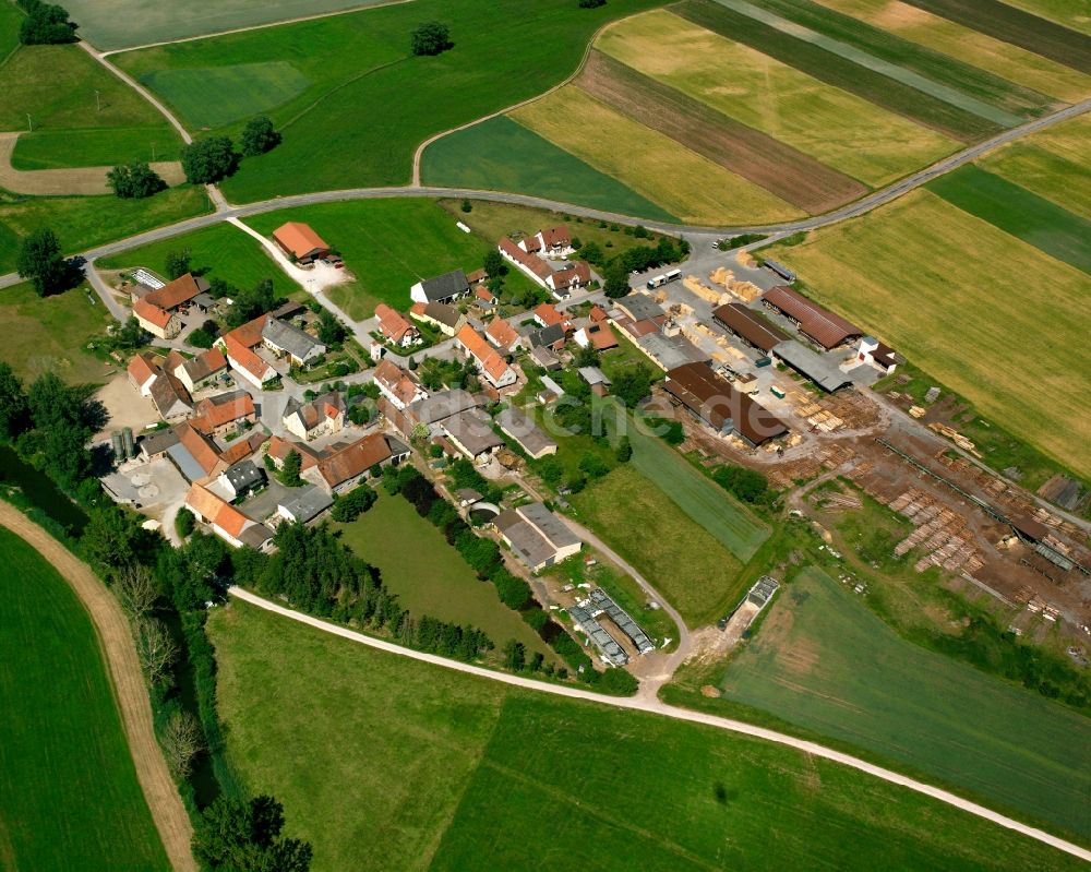 Oberndorf von oben - Dorfkern am Feldrand in Oberndorf im Bundesland Bayern, Deutschland