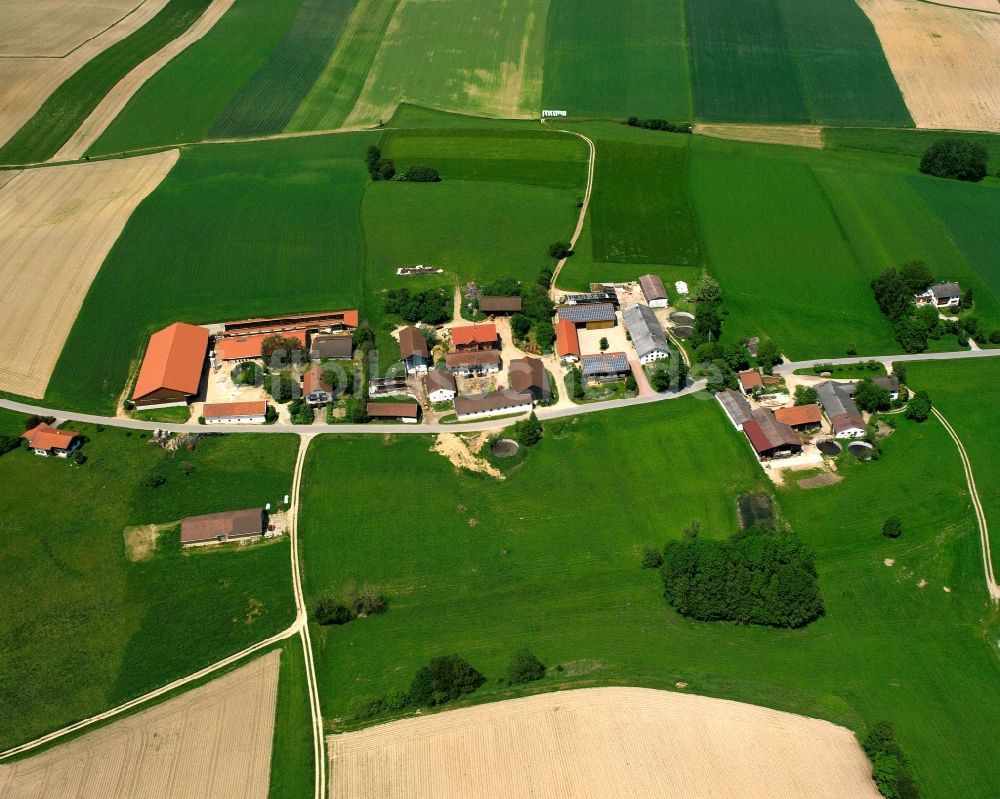 Oberndorf von oben - Dorfkern am Feldrand in Oberndorf im Bundesland Bayern, Deutschland