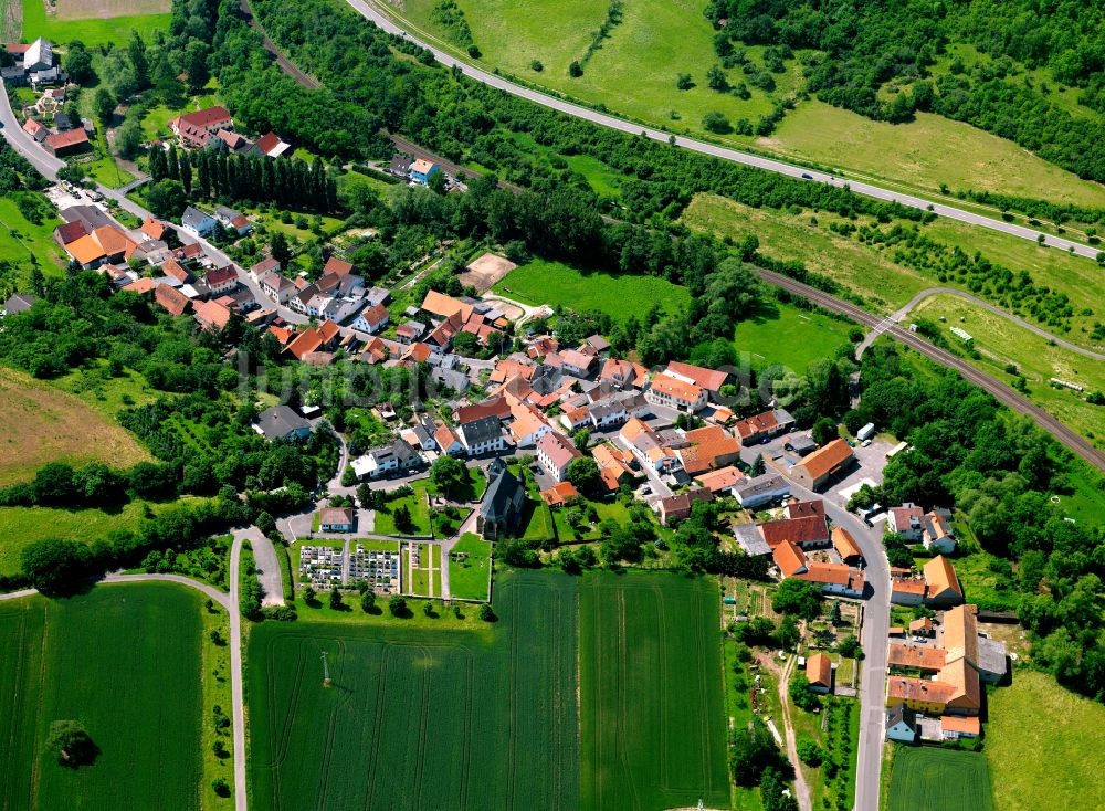 Luftbild Oberndorf - Dorfkern am Feldrand in Oberndorf im Bundesland Rheinland-Pfalz, Deutschland