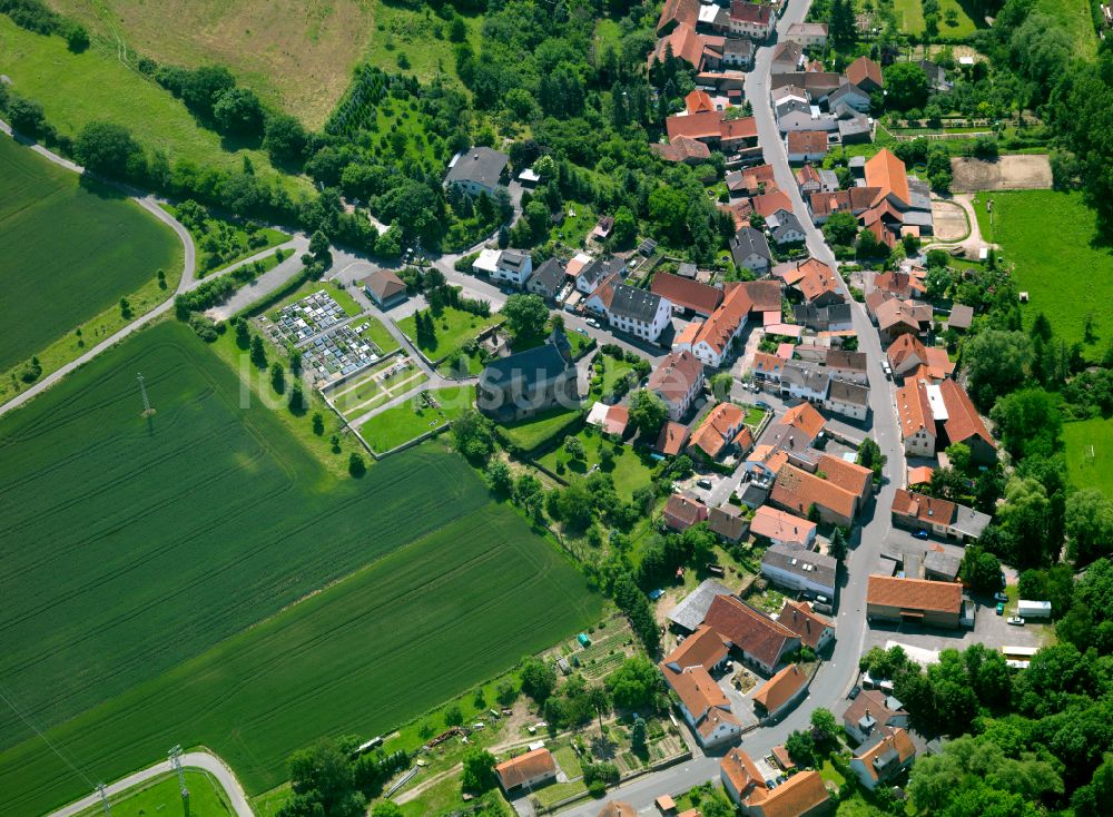 Luftaufnahme Oberndorf - Dorfkern am Feldrand in Oberndorf im Bundesland Rheinland-Pfalz, Deutschland