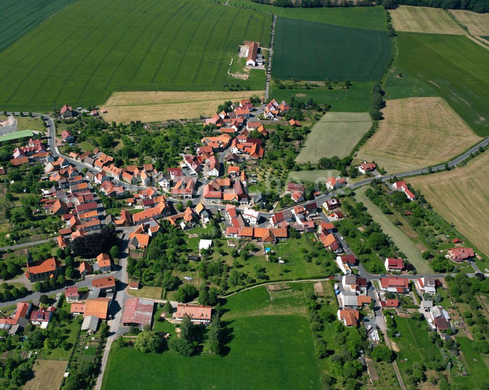 Oberorschel aus der Vogelperspektive: Dorfkern am Feldrand in Oberorschel im Bundesland Thüringen, Deutschland