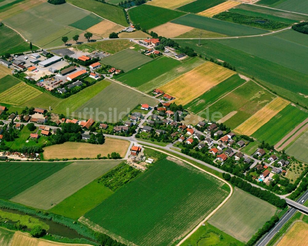 Luftaufnahme Oberparkstetten - Dorfkern am Feldrand in Oberparkstetten im Bundesland Bayern, Deutschland