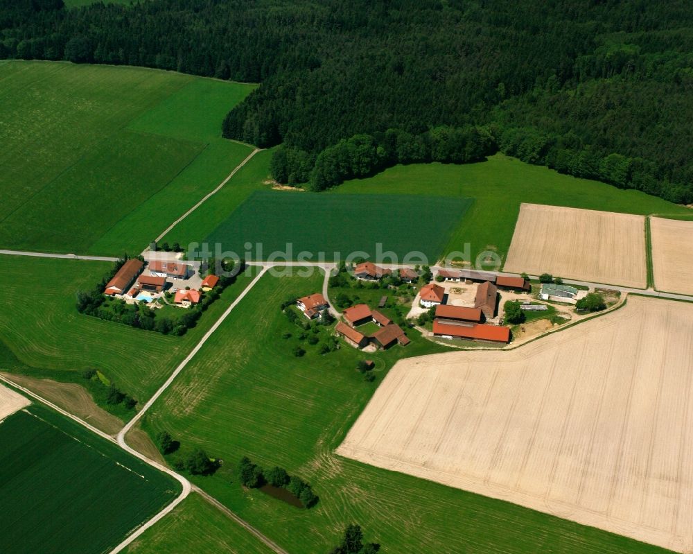 Oberreitzing von oben - Dorfkern am Feldrand in Oberreitzing im Bundesland Bayern, Deutschland