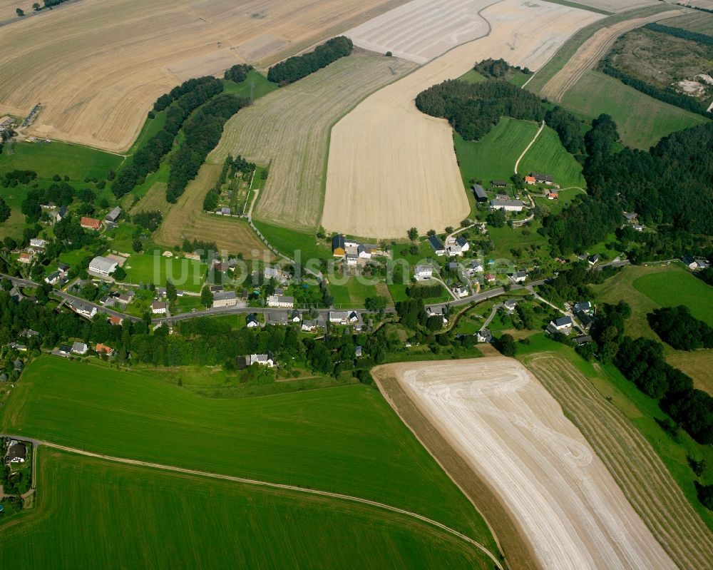 Luftaufnahme Oberschöna - Dorfkern am Feldrand in Oberschöna im Bundesland Sachsen, Deutschland