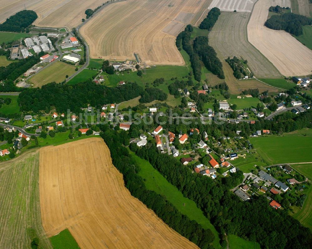 Oberschöna von oben - Dorfkern am Feldrand in Oberschöna im Bundesland Sachsen, Deutschland