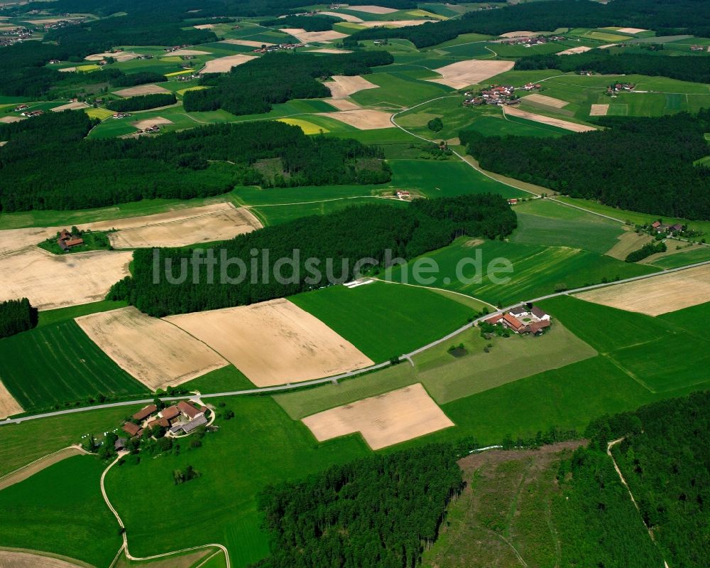 Luftaufnahme Oberstadl - Dorfkern am Feldrand in Oberstadl im Bundesland Bayern, Deutschland