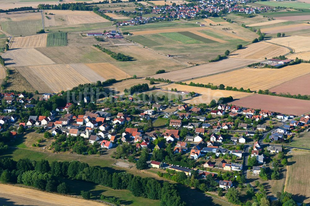 Luftbild Oberthulba - Dorfkern am Feldrand in Oberthulba im Bundesland Bayern, Deutschland