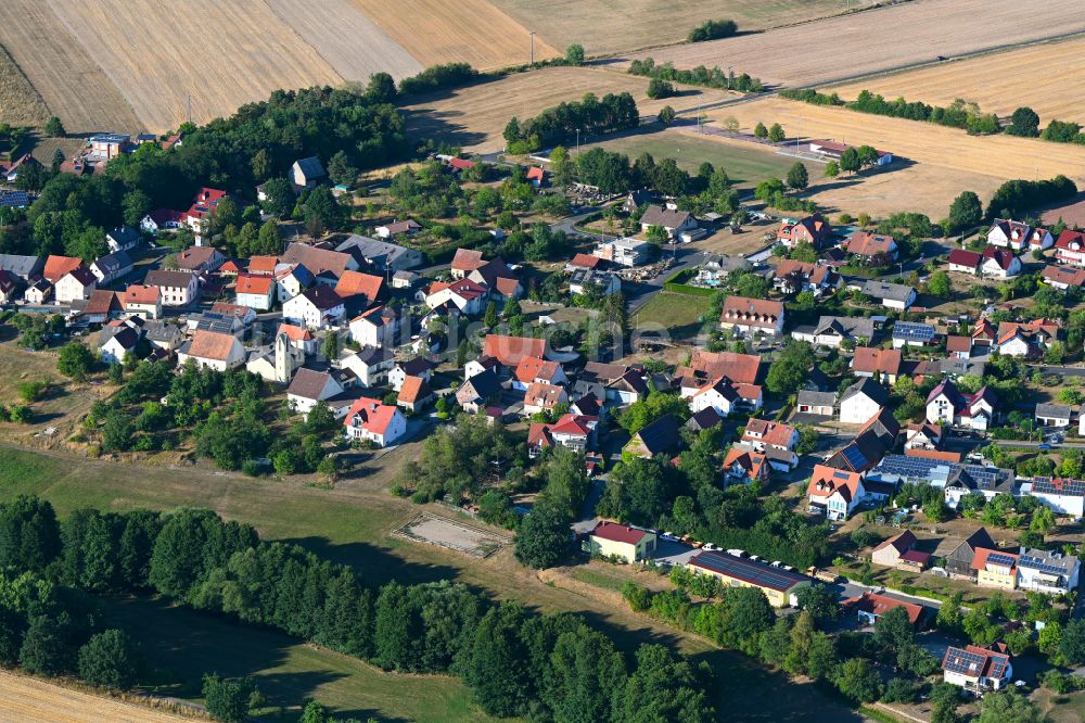 Luftaufnahme Oberthulba - Dorfkern am Feldrand in Oberthulba im Bundesland Bayern, Deutschland