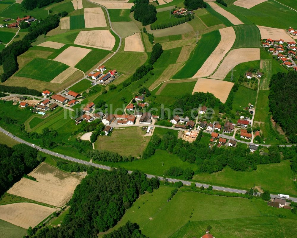 Obertürken von oben - Dorfkern am Feldrand in Obertürken im Bundesland Bayern, Deutschland