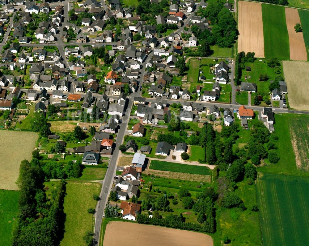 Luftaufnahme Oberweyer - Dorfkern am Feldrand in Oberweyer im Bundesland Hessen, Deutschland