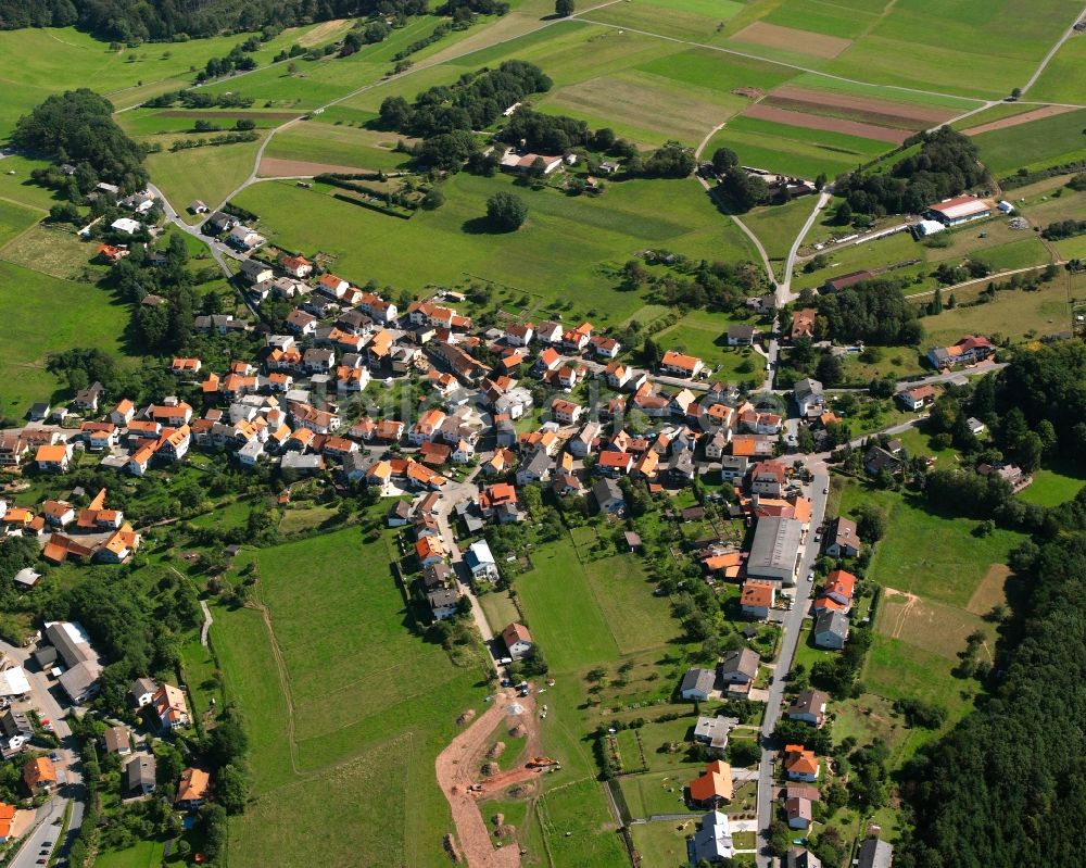 Oberzent aus der Vogelperspektive: Dorfkern am Feldrand in Oberzent im Bundesland Hessen, Deutschland