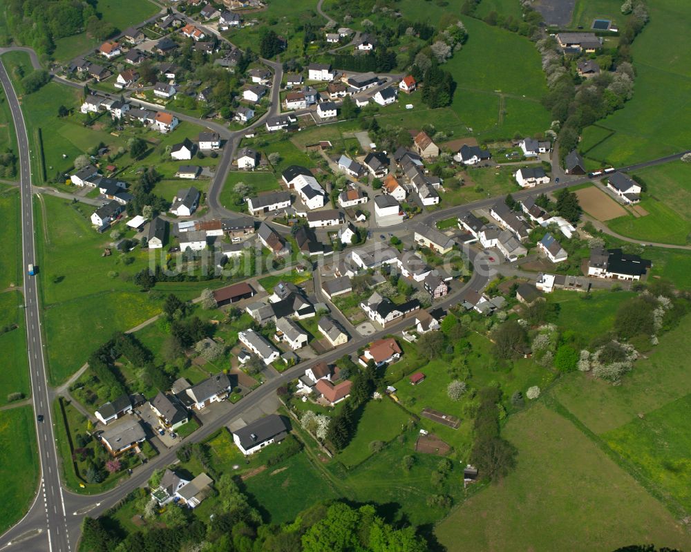 Odersberg von oben - Dorfkern am Feldrand in Odersberg im Bundesland Hessen, Deutschland