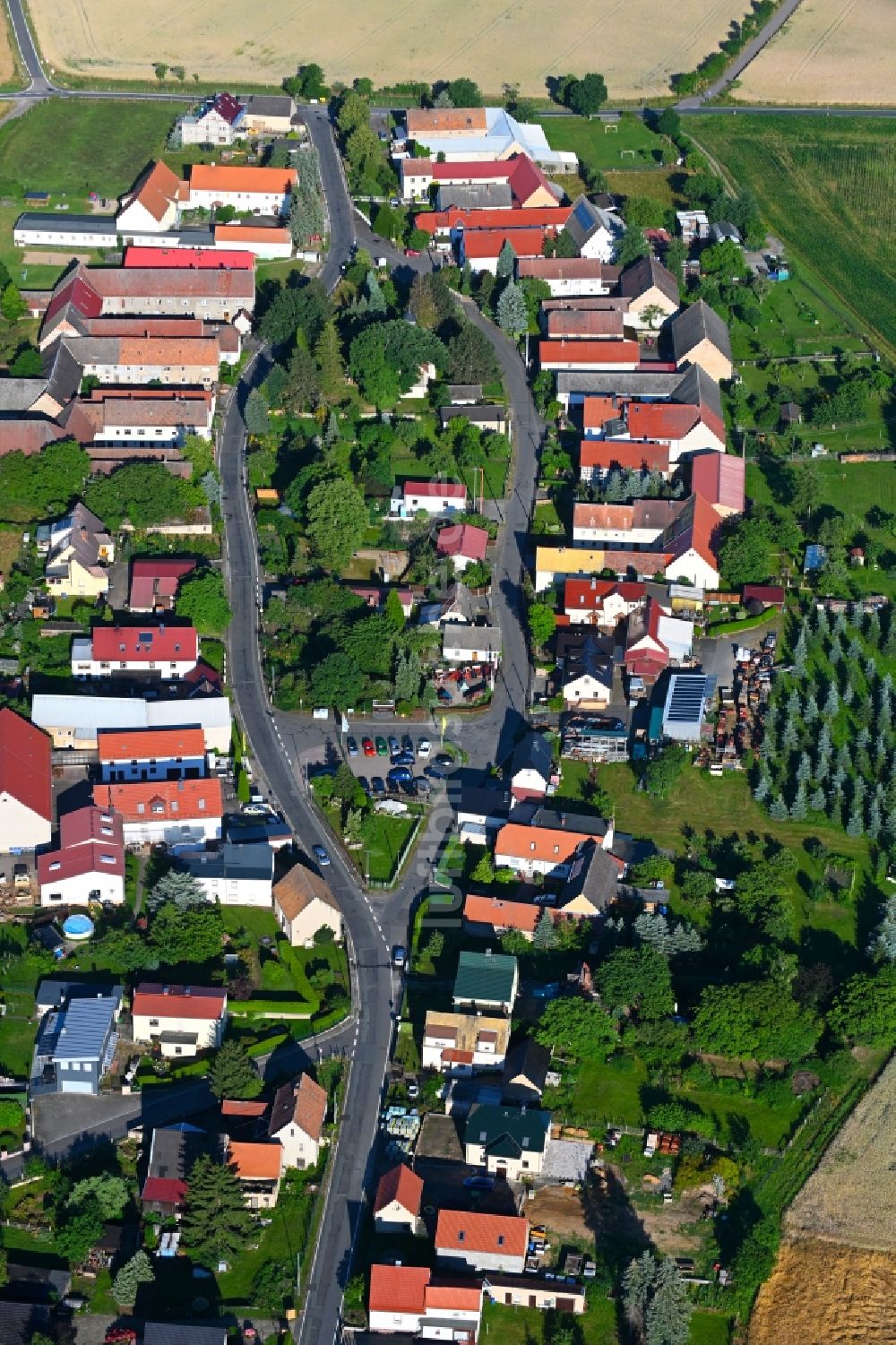 Olganitz von oben - Dorfkern am Feldrand in Olganitz im Bundesland Sachsen, Deutschland